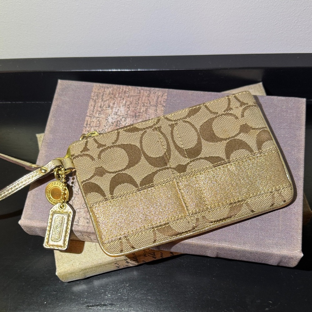 Coach Vintage Legacy Gold and Tan Wristlet with Lurex